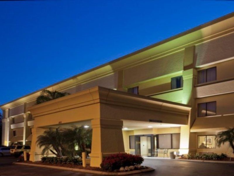 La Quinta By Wyndham Tampa Fairgrounds - Casino Hotel Mango Exterior photo